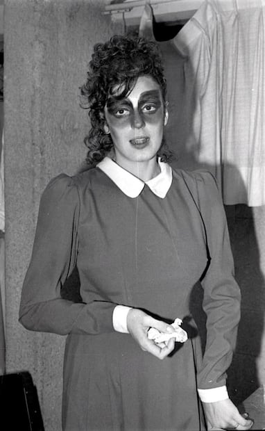 También el "Reportero Cor" habló de las afinidades de Castro en su columna, que se leía: "Sáquela del grupo entusiasta y es una criatura intelectual, deseosa de que la vean en 'Sonata de espectros'... tiene intereses de mujer pensante". Archivo EL UNIVERSAL.