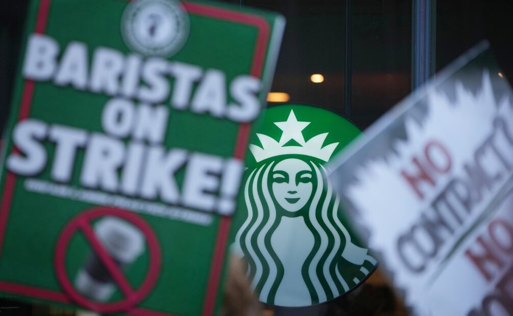 Protesta de empleados de Starbucks. Foto: AP