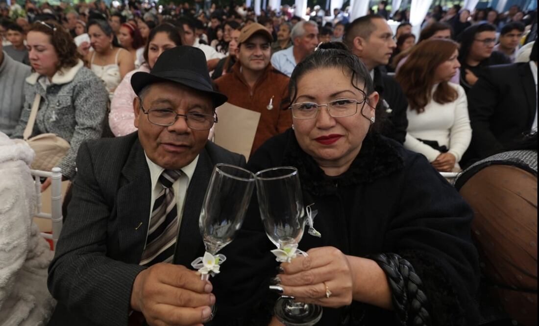 Boda colectiva en Los Pinos. Foto: Francisco Rodríguez / EL UNIVERSAL