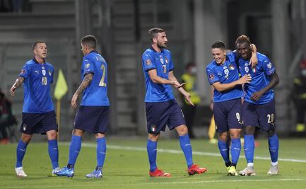 Italia golea a Lituania y llega a 37 partidos invicto