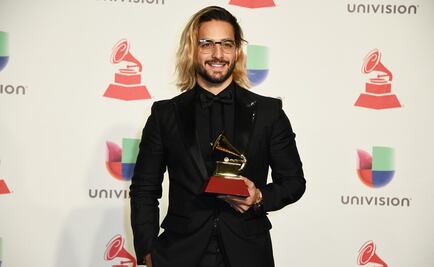 Maluma festeja sus 25 años en una piscina