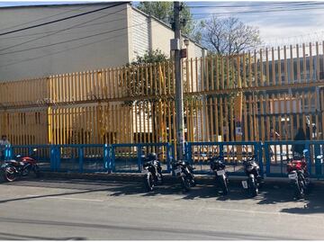 Encapuchados toman la Prepa 8 de la UNAM por presuntos abusos sexuales