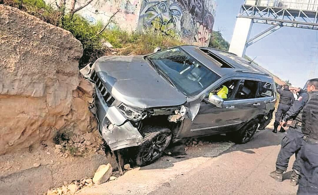 Luego de una persecución policial, Octavio Ocaña chocó en su camioneta. Foto: ARCHIVO EL UNIVERSAL