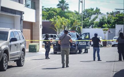 Desmantelan posible narcolaboratorio en Culiacán; hallan cientos de kilos de sustancias químicas