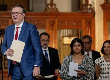 Ebrard: FGR investiga empresas de textil por engañar al Gobierno; cancelan registro de mil 62 molinos para importación de acero