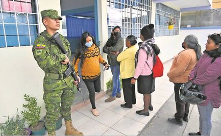 Ecuador dividido, Lasso vencido y… Correa acecha