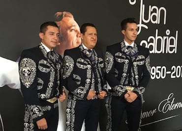 Con baile, músicos de Juanga lo despiden en Bellas Artes