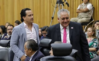 Entre reclamos, Somos México y PAZ toman protesta ante el INE como nuevos partidos políticos; piden fortalecer instituciones