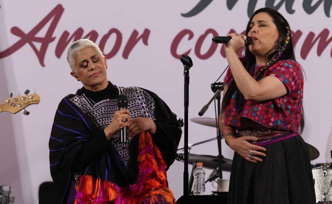 Eugenia León y María Inés Ochoa cantaron un total de 14 canciones en el Salón Tesorería. Foto: Carlos Mejía / EL UNIVERSAL