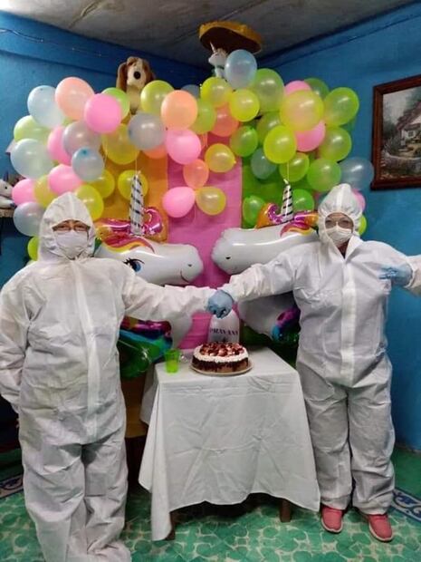 Hacen fiesta con equipo de protección Covid-19 donado en Veracruz