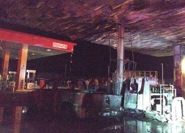 Se incendian vehículos mientras cargaban gasolina en Jalisco