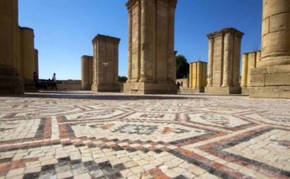 Rescatan belleza de antiguo mosaico bizantino