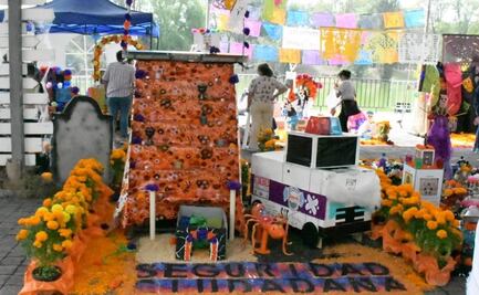 Instalan ofrendas monumentales en Parque Tezozómoc, en Azcapotzalco