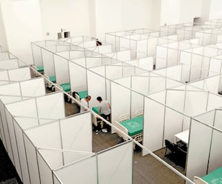 Adaptan auditorio como clínica en Edomex