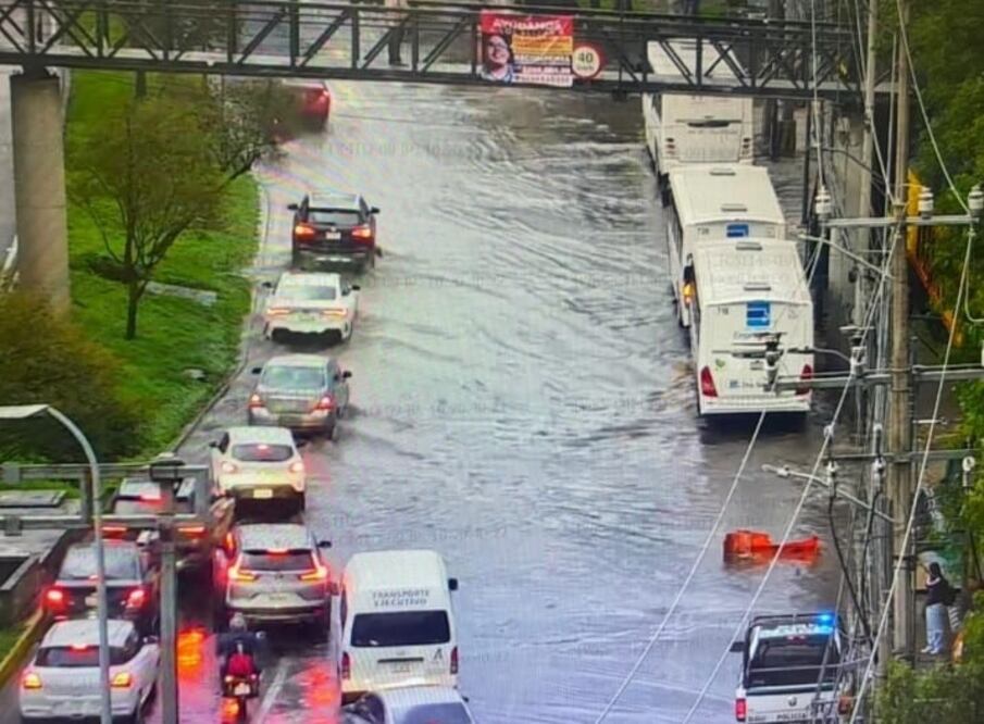 Las lluvias de este martes han ocasionado encharcamientos en la alcaldía Tlalpan. (Foto: especial)