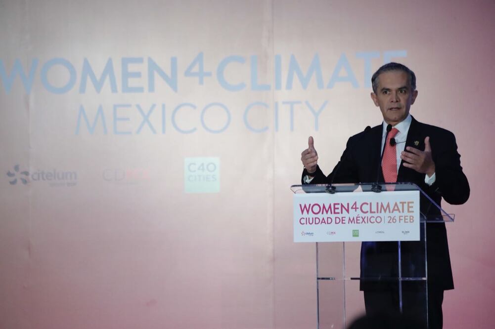 Miguel Ángel Mancera Espinosa, jefe de gobierno, inauguró la Segunda Conferencia Anual de Mujeres por el Clima. Foto: Iván Stephens