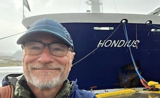 Estados Unidos mantiene aislado a médico que atendió brote de hantavirus en crucero; esperan nuevos resultados