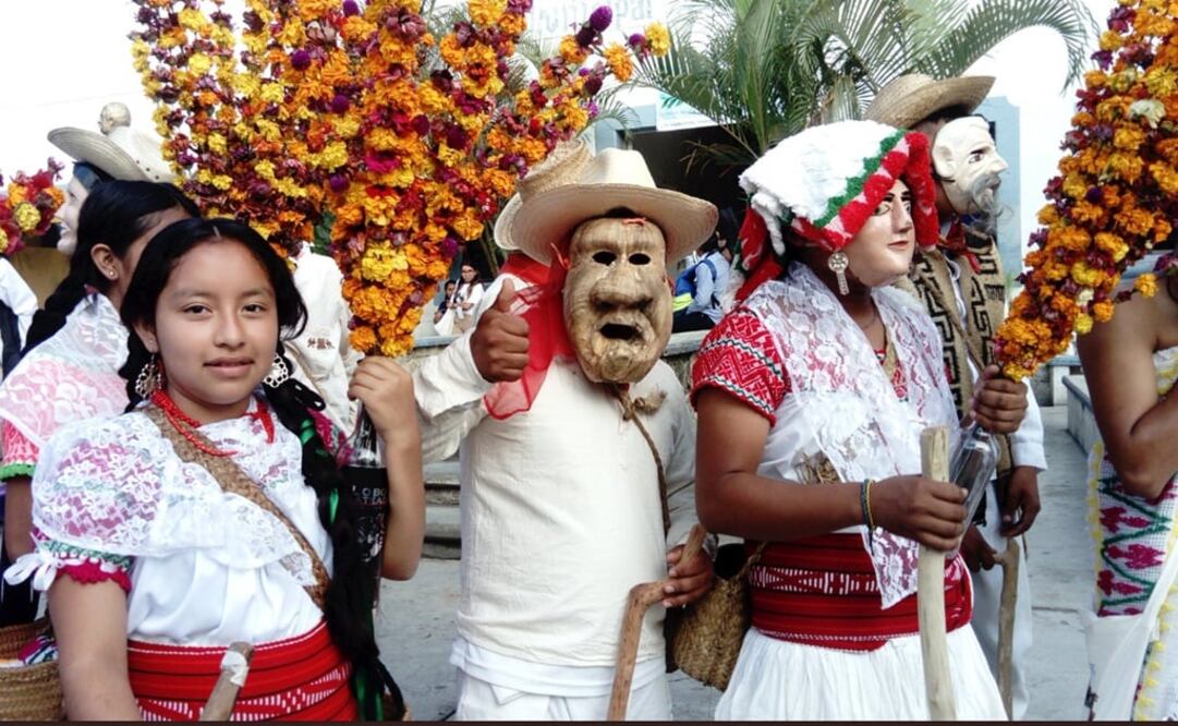 Desfile de las delegaciones en el Festival de la Huasteca. Foto: Twitter Dirección General de Culturas Populares, Indígenas y Urbanas