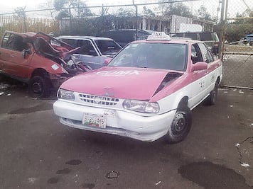 Asaltan a un taxista y son capturados