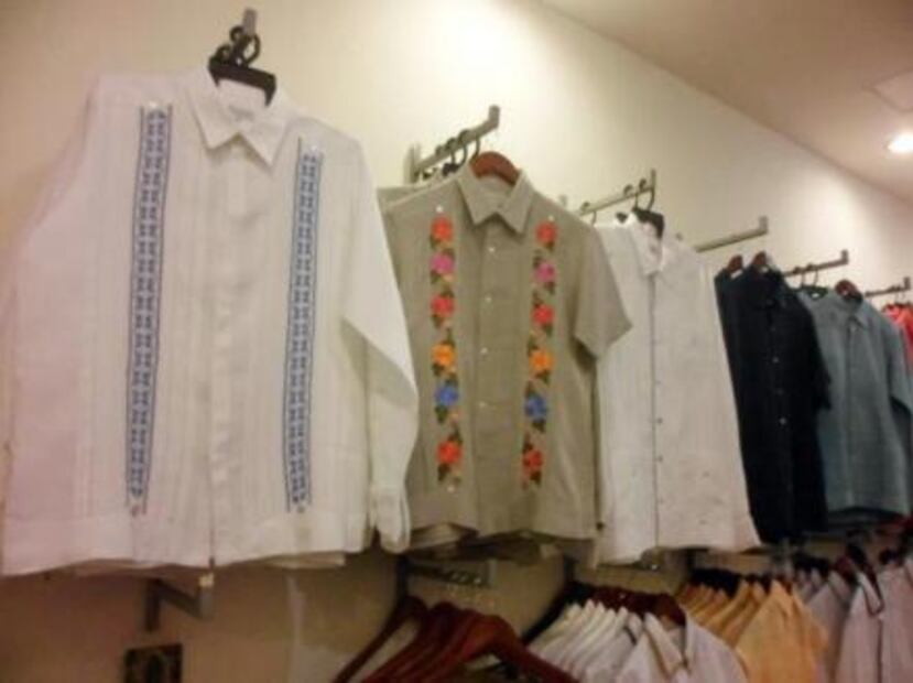 Con pasarela, Yucatán celebra el Día de la Guayabera