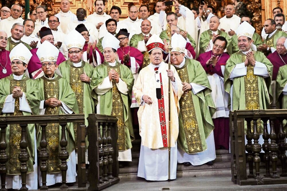 Al pronunciar la homilía dominical, el cardenal Norberto Rivera pidió no quedarse en un “humanismo de alcances temporales” (ARMANDO MONROY. CUARTOSCURO)