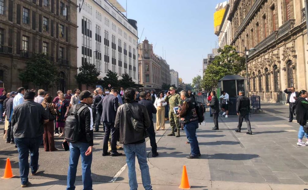Sismo en el Zócalo. Foto: Diego Israel/EL UNIVERSAL