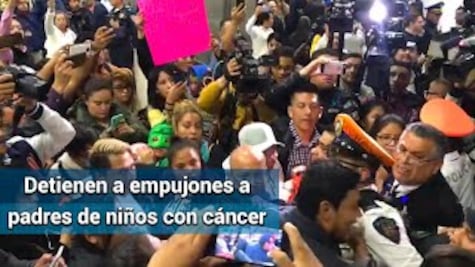 Padres de niños con cáncer intentan entrar a pistas de aterrizaje