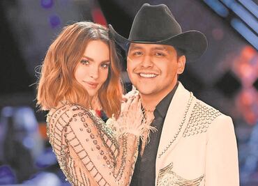 Christian Nodal y Belinda se consienten fumando pipa de agua