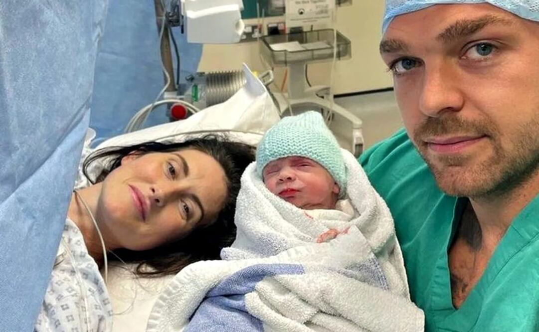 Lois Walker y su esposo a pocos minutos del parto. Foto: La Nación