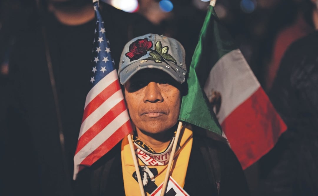 Asistente a una manifestación contra los arrestos realizados por el Servicio de Inmigración y Control de Aduanas (ICE) en la ciudad de Nueva York, el 22 de octubre pasado. Foto: AFP