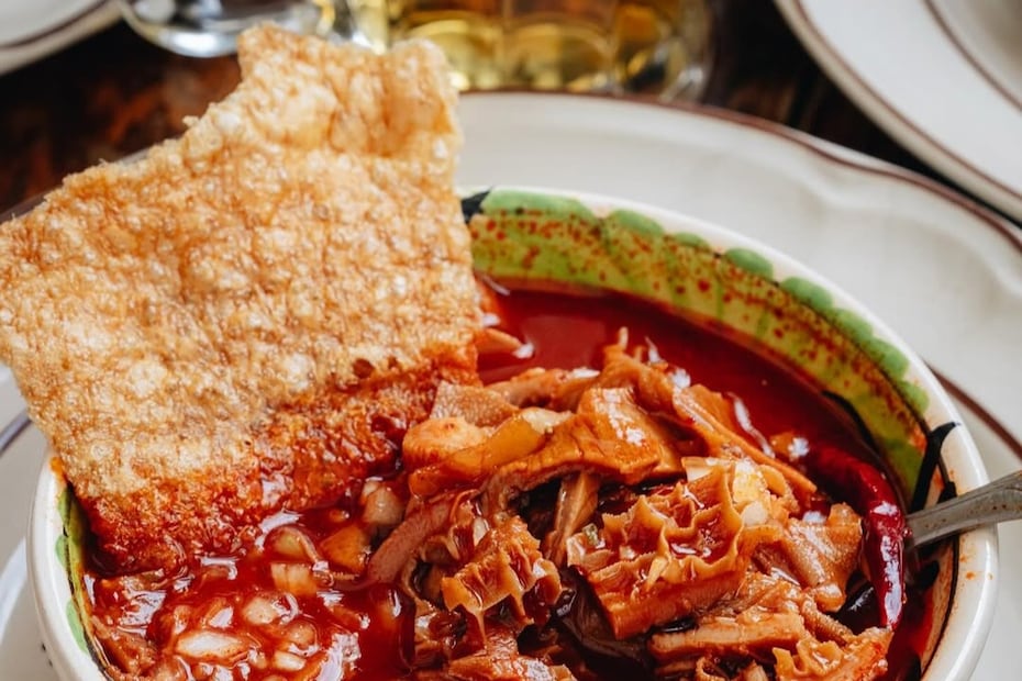 Un plato de pancita caliente, uno de los remedios favoritos para la resaca en la CDMX. Foto: Instagram @lapancitadelaroma