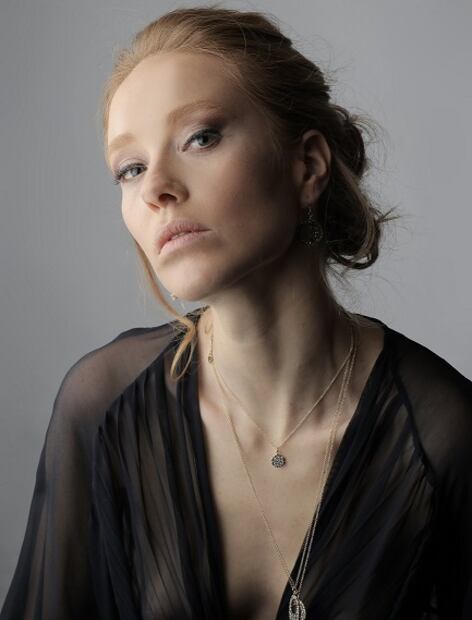 Tips de expertos para elegir los accesorios según la forma de tu rostro