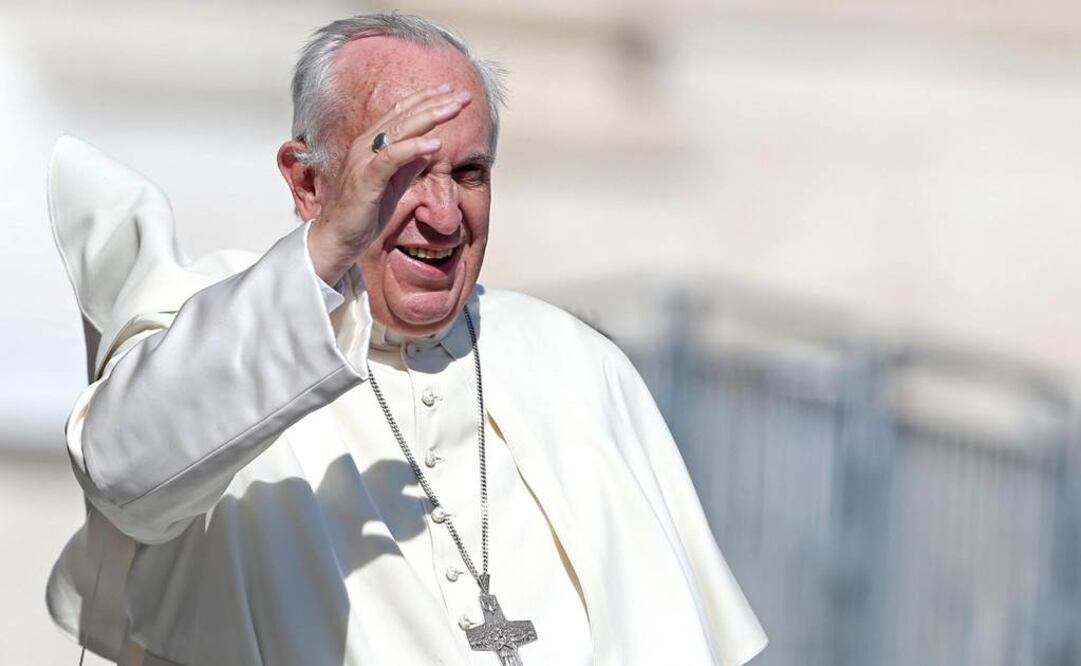 Papa Francisco invita a pobres a rezar ante Sábana Santa