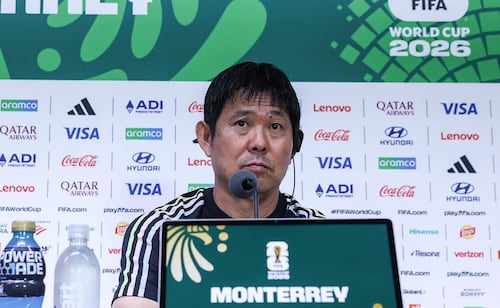 Why Japanese Fans Collect Trash: Coach Explains the Custom
