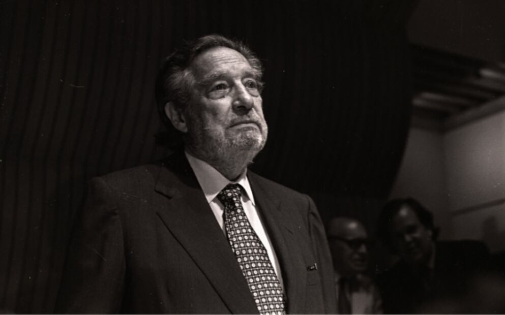 Presidente de Argentina atribuye frase de músico argentino a Octavio Paz y causa polémica