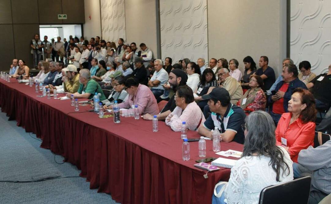 Reciben en Segob a sobrevivientes y familiares de víctimas de la Guerra Sucia. Foto: Especial