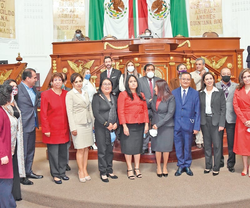 El pleno del Congreso local aprobó nombramientos de magistrados, contralores y comisionados, entre otros. Foto: ESPECIAL