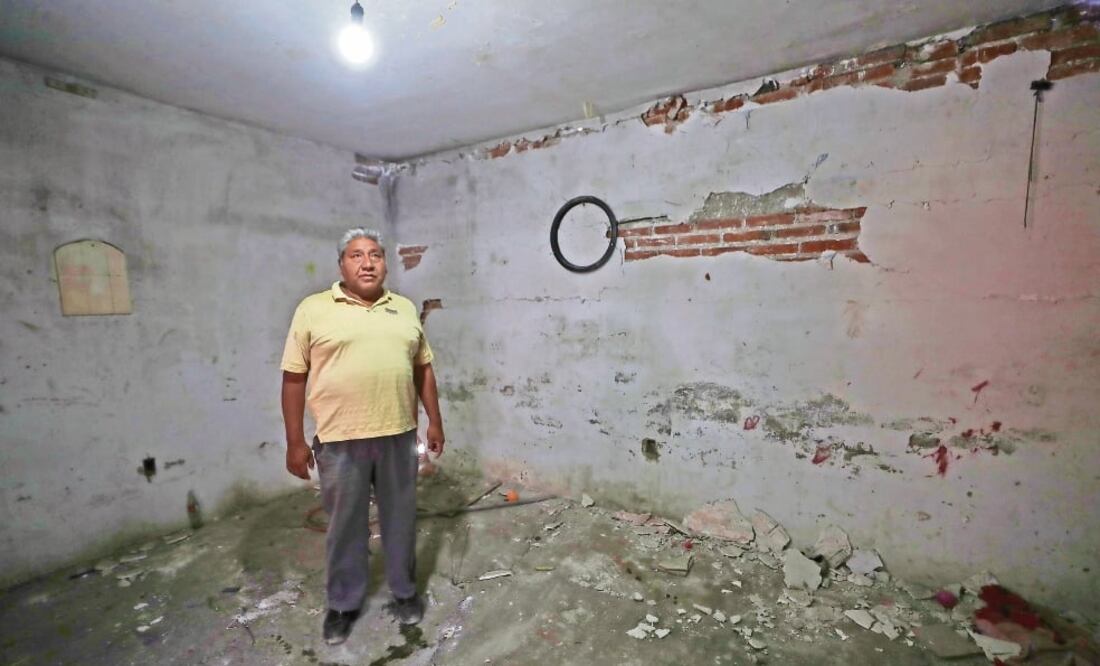 Andrés y su familia se quedaban con unos parientes, pero ahora van a rentar (FOTOS: IRVIN OLIVARES. EL UNIVERSAL)