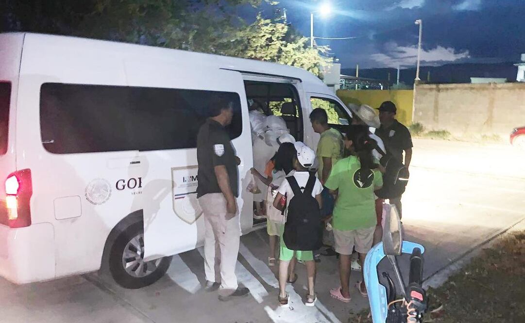 El Instituto Nacional de Migración llevó a cabo el retorno asistido de dos núcleos familiares originarios de Kazajistán. Foto: especial