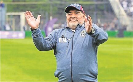 Maradona, al borde de las lágrimas: "Ayuden a comer a la gente"