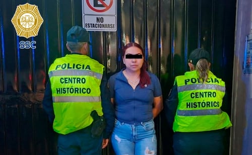 Detienen a mujer que intentó pagar con billetes falsos en Centro Histórico; llevaba actas de nacimiento y pasaportes apócrifos
