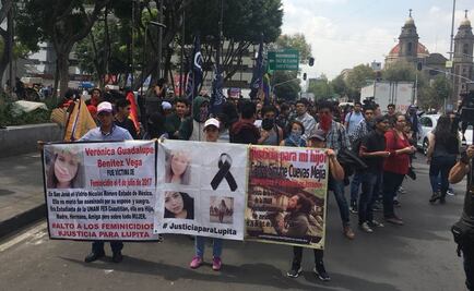Marchan integrantes de Asamblea Interuniversitaria hacia San Lázaro