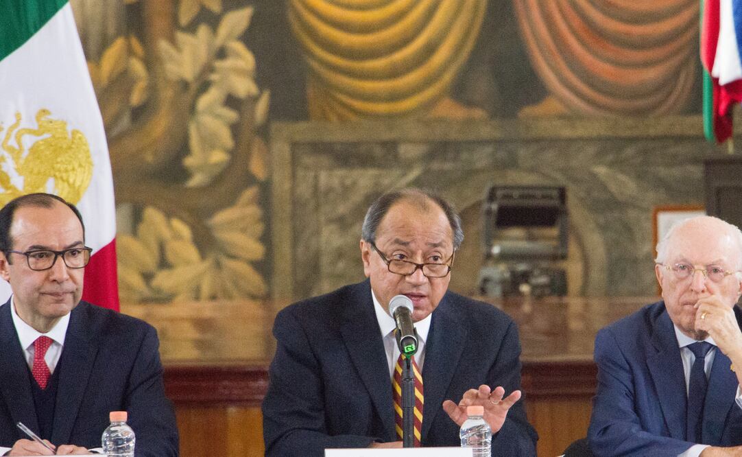 Otto Granados Roldán encabezó la Reunión de Evaluación sobre avances del nuevo Modelo Educativo en el salon Hispanoamericano de la la SEP. (FOTO: VICTORIA VALTIERRA /CUARTOSCURO.COM)