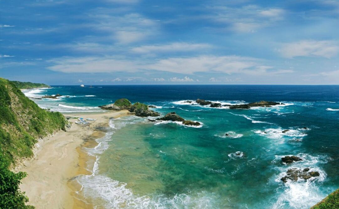 Las playas de Puerto Escondido permanecen cerradas debido a la pandemia de Covid-19. Foto: Visit México