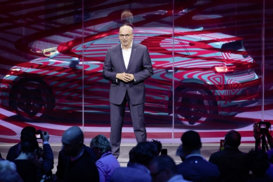 Volkswagen lanza su primer vehículo eléctrico