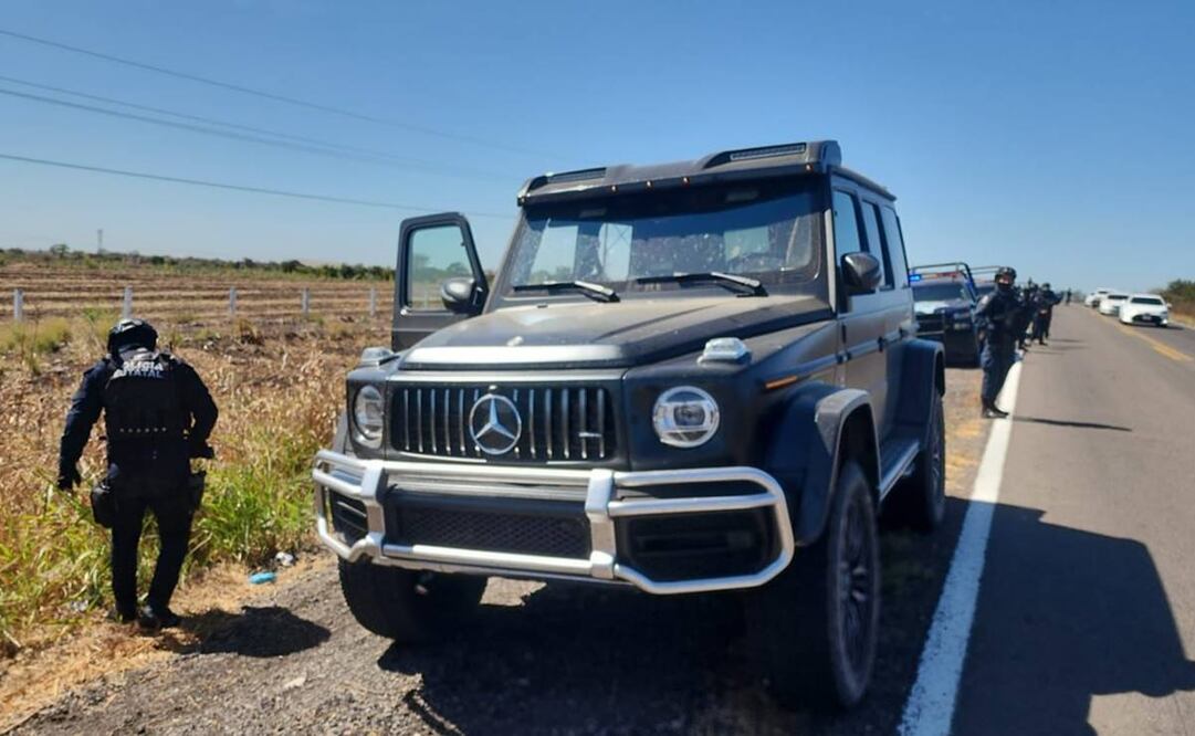 Mercedes Benz en Sinaloa con reporte de robo en EU. Foto: Especial.