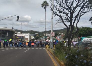 Desde balaceras hasta bloqueos carreteros, la ciudad de Oaxaca vive jornada de caos