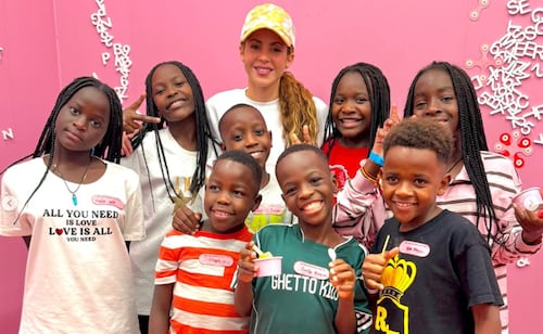 Shakira, fascinada con Los Ghetto Kids, los niños de Uganda con los que bailará en la final del Mundial