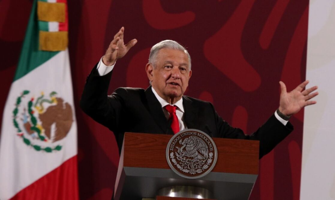 López Obrador comentó que los artistas que se han sumado a la campaña #SélvamedelTren son adversarios a su gobierno y que algunos de ellos están muy desinformados. Foto: Carlos Mejía