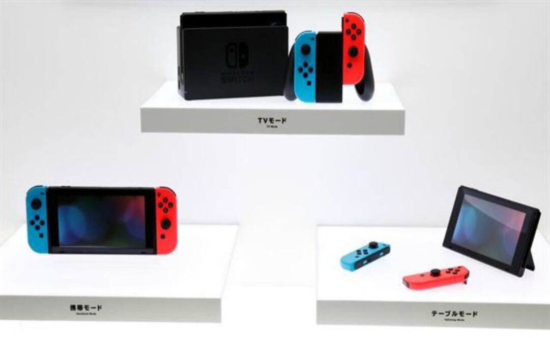 Incluye los controles Joy-Con izquierdo y Joy-Con derecho, un armazón para controles Joy-Con, un par de correas para los controles Joy-Con, una base de Nintendo Switch, un cable HDMI y un adaptador de corriente